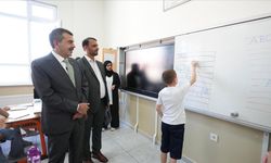 Milli Eğitim Bakanı Tekin, Türkiye'ye getirilen Gazzeli öğrencileri ziyaret etti