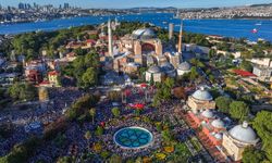 Arpaguş: Ayasofya'da yankılanan ezan İslam toplumları için diriliş muştulamaktadır