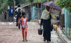 Bangladeş'e bu ay başından itibaren 2 bini aşkın Arakanlı Müslüman sığındı