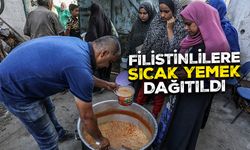 Filistinlilere sıcak yemek dağıtıldı