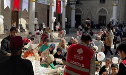 Vakıflar Genel Müdürlüğü Üsküdar'da "Amin Alayı" merasimi düzenledi