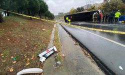 Esenler’de yolcu otobüsünün devrilmesi sonucu 2 kişi öldü, 18 kişi yaralandı