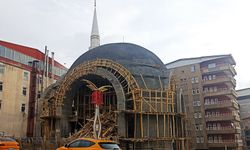 Hakkari Hacı Sait Camii hızla yükseliyor