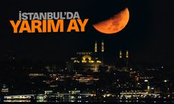 İstanbul’da yarım ay Süleymaniye Camii'nin süsledi