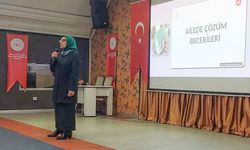 Düzce'de "Ailede Çözüm Becerileri" konferansı