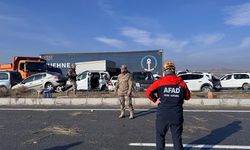 Van'da iki ayrı zincirleme trafik kazasında 2 kişi öldü, 15 kişi yaralandı