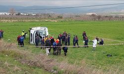 Denizli'de öğrencileri taşıyan servis midibüsü devrildi, 2 ölü, 26 yaralı