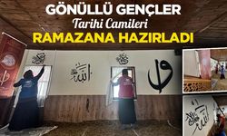 Gönüllü gençler tarihi camileri ramazana hazırladı