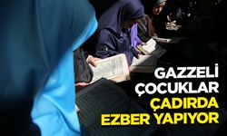 Gazzeli çocuklar çadırda ezber yapıyor