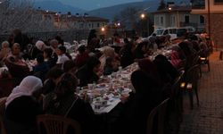 Doğanyol'da kadınlar sokak iftarında bir araya geldi