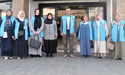 Balıkesir'de çocuklara bayramlık hediye edildi