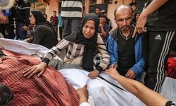 İşgalcilerin Gazze'nin birçok bölgesine düzenlediği yoğun hava saldırılarında 106 Filistinli hayatını kaybetti