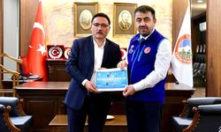 Kayseri Valisi Çiçek, kurbanını TDV’ye verdi