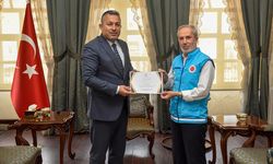 Kilis Valisi Şahin, kurbanını TDV'ye verdi
