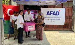 Türkiye'den gönderilen yardım malzemeleri Myanmar'daki depremzedelere ulaştı