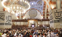 Pehlivanlar cuma namazını selatin camilerde kıldı