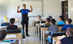 Polis abiler, Yaz Kur'an Kursu öğrencilerini bilgilendirdi