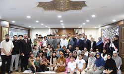 Diyanet İşleri Başkanı Erbaş, Fransa’dan gelen öğrencilerle bir araya geldi