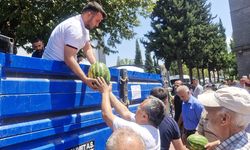 15 ton karpuzu "hayrına" dağıttılar