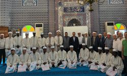 Ümraniye'de yabancı uyruklu öğrenciler hafız oldu