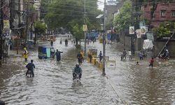Pakistan'ın bazı bölgelerinde şiddetli yağışların yol açtığı sellerde 11 kişi hayatını kaybetti