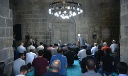 Erzurum'un ilk mescidinde 9 yıl sonra toplu namaz kılındı