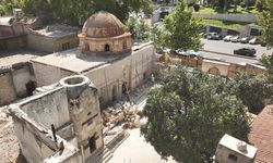 Kahramanmaraş merkezli depremlerde hasar gören Boğazkesen Camii'nde onarım çalışmaları sürüyor