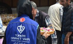 Semt pazarında Mevlid-i Nebi coşkusu