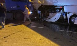 Bilecik'te tur otobüsü ile tır çarpıştı, 20 kişi yaralandı