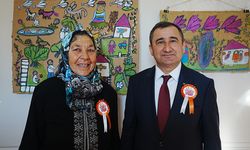 73 yaşındaki Hakime teyzenin yaptığı resimlerden oluşan sergi açıldı