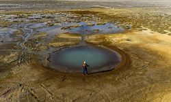 Tuz Gölü havzasında yer alan soğuk su gayzeri dikkat çekiyor