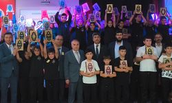 Anamur'da öğrencilere Kur'an hediye edildi