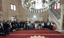 Esenler'de öğrenciler sabah namazında buluştu