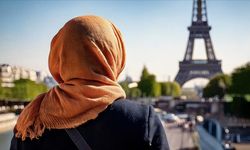 Fransız meclisindeki başörtülü ziyaretçilere gelen tepkiler, ülkedeki İslamofobi'yi gündeme getirdi