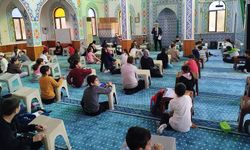 Köşk'teki gençler, camide bilgide yarıştı