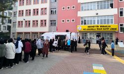 Osmaniye'de öğrencilere sıcak ikram