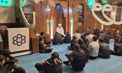 Saray'da gençler sabah namazında buluştu