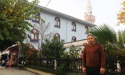 Görev yaptığı caminin çevresini ve köyü çiçeklerle donattı