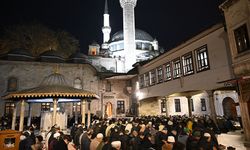 Eyüp Sultan Camii'nde üç ayların başlaması dolayısıyla dua edildi
