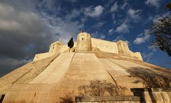 Depremde hasar gören Gaziantep Kalesi sağlamlaştırıldı