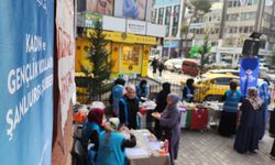 Gazze yararına hayır çarşısı kuruldu