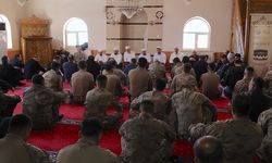 Hakkari'de şehitler dualarla anıldı