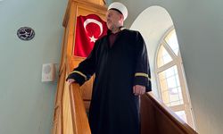 Isparta'da 35 yıldır aynı camide görev yapan imam gönüllere dokunuyor