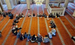 Kastamonu'da gençler camide "Kitap Okuma Etkinliği" yaptı