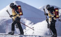 Palandöken'de "kayaklı 112 sağlık ekibi" görev başında