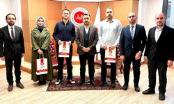 Umreden dönen gençlerden müftülüğe ziyaret