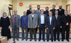 Doç. Dr. Bor, İran izlenimlerini Haseki kursiyerleriyle paylaştı