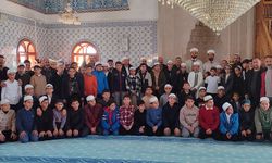 Mihrapta ve minberde gençler var