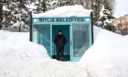 Bitlis'te 4 metreyi aşacak kadar kar yağdı