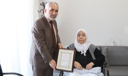 Asırlık çınar, evini TDV'ye bağışladı